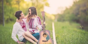 Fotpall gitarr: Den perfekta kombinationen för avslappning och musikskapande