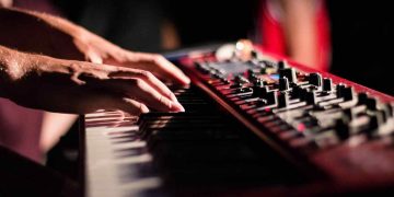 Utforska konsten att spela keyboard – tips, tekniker och inspiration